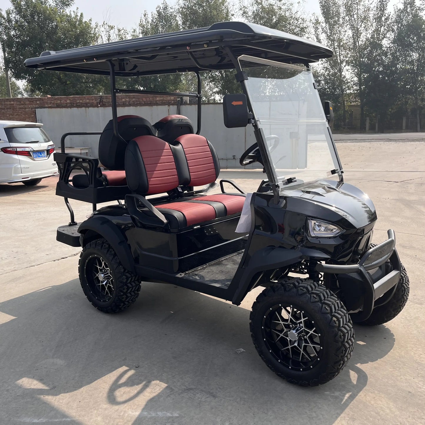 Voiturette de Golf Électrique 4 Places HT550 – Mobilité Verte
