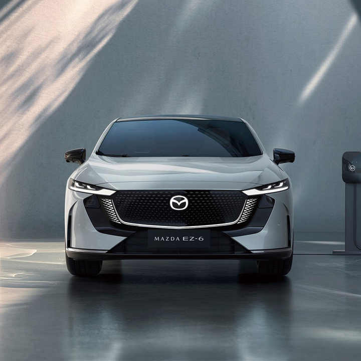 Berline électrique MAZDA EZ6