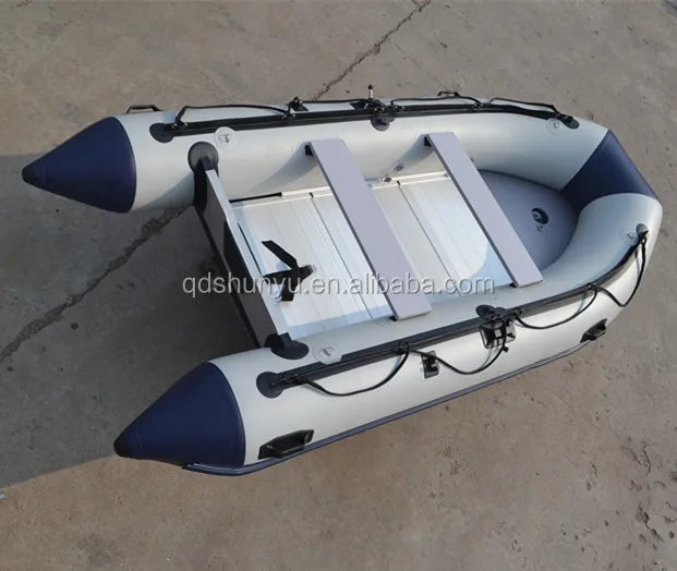 Bateau gonflable CE 320 avec moteur électrique et plancher aluminium