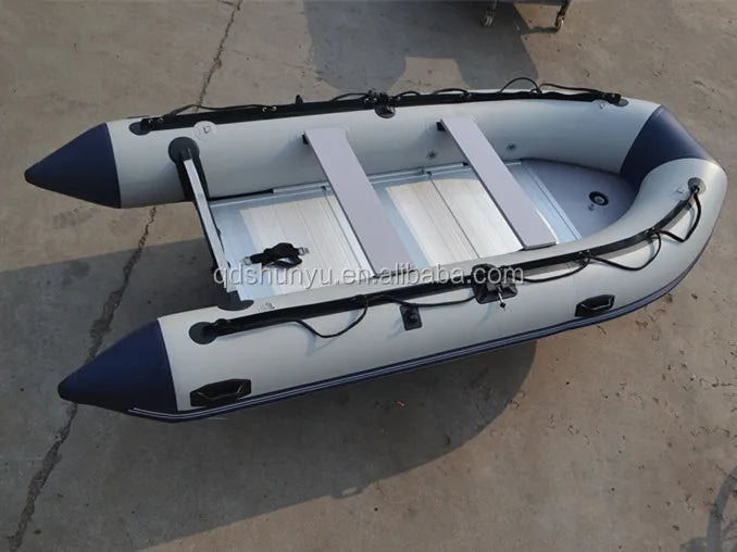Bateau gonflable CE 320 avec moteur électrique et plancher aluminium