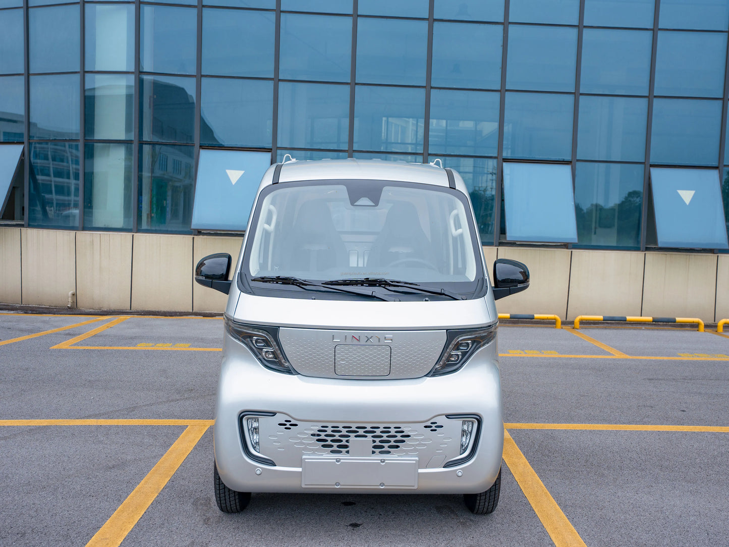 Camion léger électrique mini 210km autonomie 15kW capacité 410kg