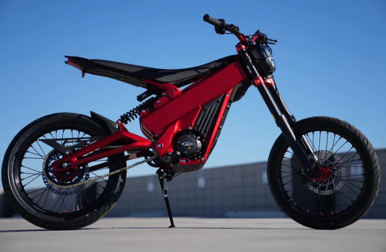 Moto Électrique Tout‑Terrain 5000W 19 Pouces Vitesse 75 km/h Capacité 40 Ah