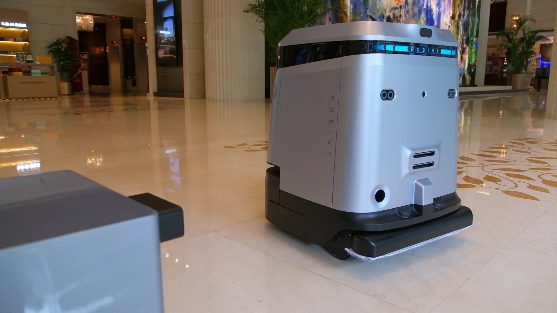 Robot Nettoyage Commercial Intelligent avec Aspiration 15000Pa et Autonettoyage