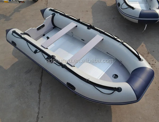 Bateau gonflable CE 320 avec moteur électrique et plancher aluminium